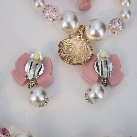 Barbie Movie Shell & Faux Pearl Childs Jewelry Set Necklace Bracelet Earrings - Picture 4 of 5